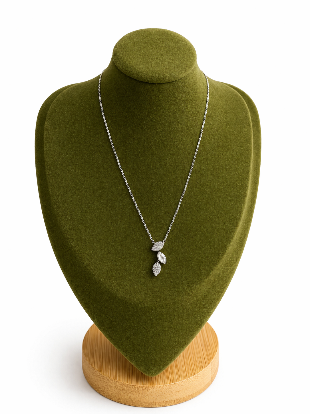 Collar hojas brillo natural elegante plata